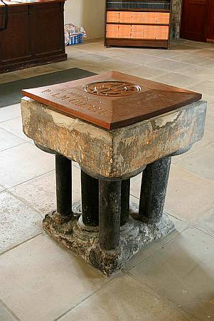 Woolfardisworthy - The Font